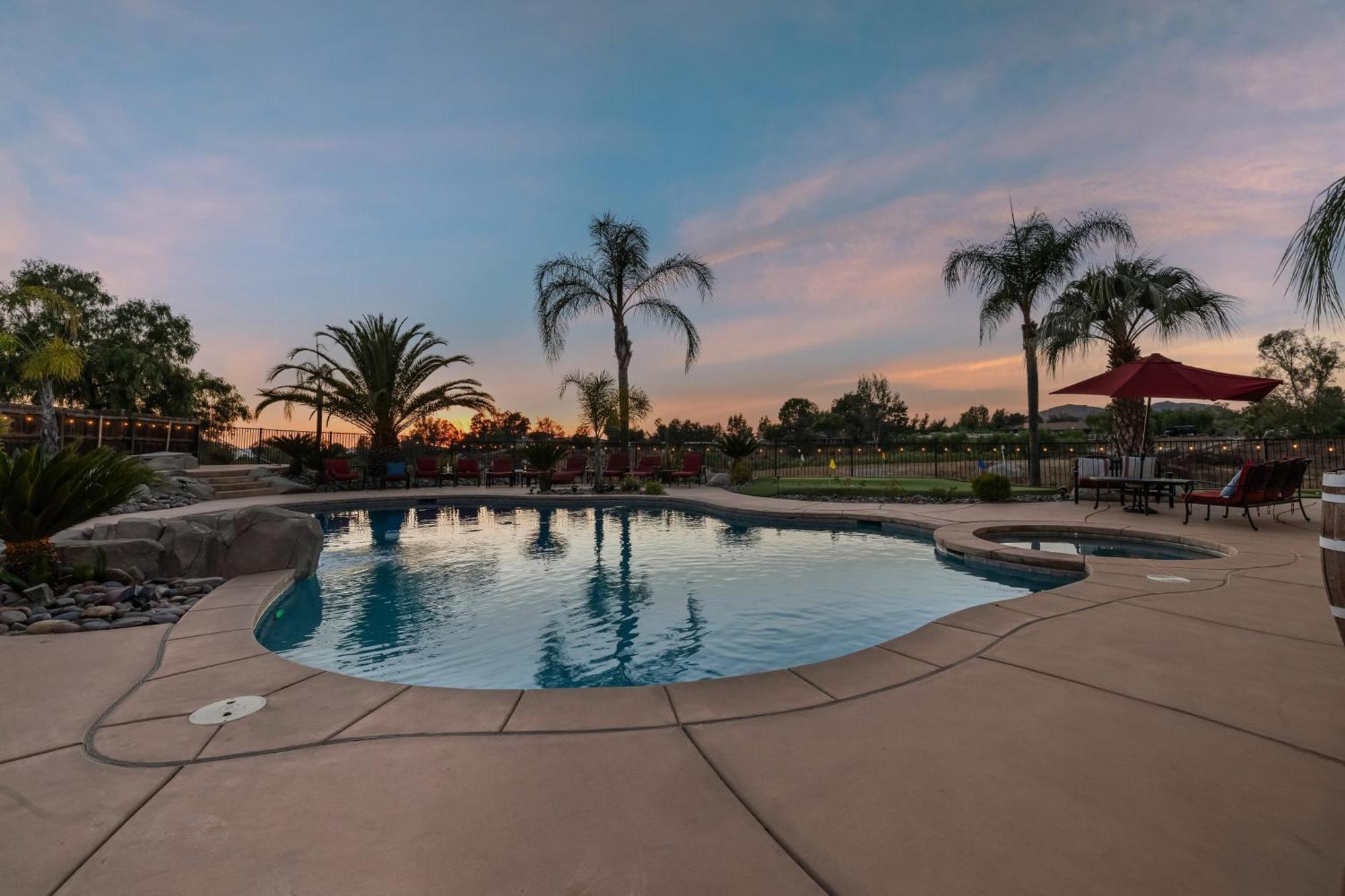 Chardonnay Charm By Avantstay Luxe Group Retreat W Pool Mins To Wineries French Valley Exterior photo